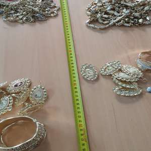 Peste 1.500 grame de bijuterii, fără documente, descoperite de poliţiştii de frontieră constănţeni