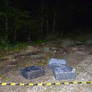 În ultimele 24 de ore, polițiștii de frontieră suceveni au confiscat aproximativ 14.000 pachete țigări provenite din contrabandă