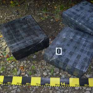 În ultimele 24 de ore, polițiștii de frontieră suceveni au confiscat aproximativ 14.000 pachete țigări provenite din contrabandă