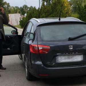 S-a prezentat la controlul de frontieră conducând un autovehicul radiat din circulaţie