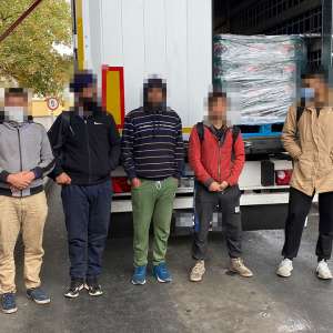 Treizeci și unu de cetăţeni străini depistați de polițiștii de frontieră arădeni