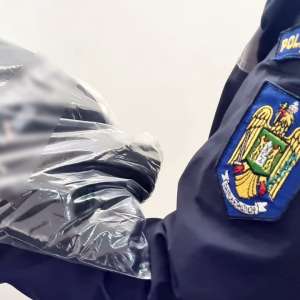 Aproximativ 1.500 de bunuri susceptibile a fi contrafăcute, descoperite în P.T.F. Giurgiu