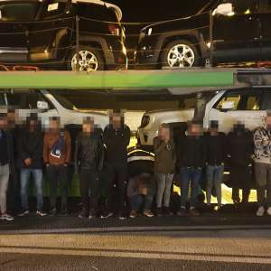 Treizeci și cinci de cetăţeni străini, depistați de polițiștii de frontieră arădeni