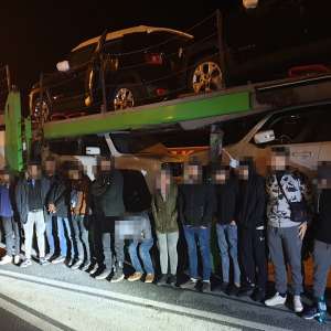 Treizeci și cinci de cetăţeni străini, depistați de polițiștii de frontieră arădeni