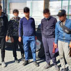 Treizeci și cinci de cetăţeni străini, depistați de polițiștii de frontieră arădeni