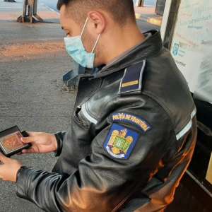 Carte de identitate falsă descoperită la controlul de frontieră