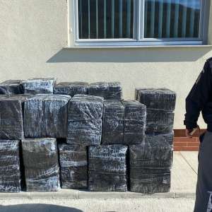 Peste 36.000 pachete cu țigări confiscate la frontiera cu Ucraina