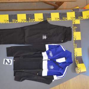 Articole vestimentare contrafăcute, confiscate la frontieră