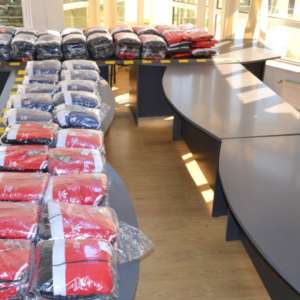 Articole vestimentare contrafăcute, confiscate la frontieră