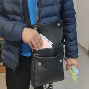 Identitate românească falsă cumpărată cu 100 de euro