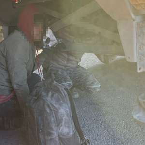 Cinci cetăţeni străini depistați de polițiștii de frontieră arădeni