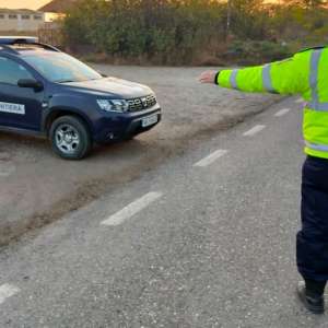 Tânăr carantinat la domiciliu, depistat în trafic fără permis de conducere
