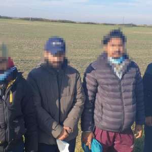 Patru indieni, sprijiniţi de un cetățean român, depistaţi la graniţa cu Serbia