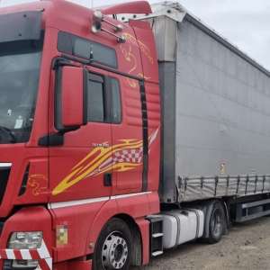 15 tone de deșeuri constând în cauciucuri uzate, oprite la intrarea în România