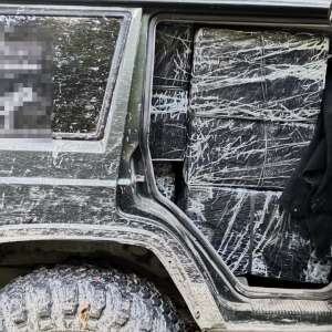 Un cetăţean român cercetat pentru contrabandă  și peste 26.000  pachete cu țigări confiscate la frontiera de nord