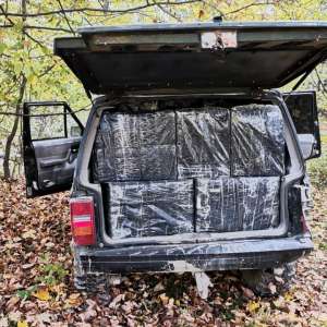 Un cetăţean român cercetat pentru contrabandă  și peste 26.000  pachete cu țigări confiscate la frontiera de nord