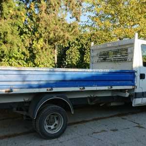 Autoutilitară furată de un tânăr fără permis de conducere