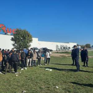 21 migranti ascunși în TIR-uri, depistați de polițiștii de frontieră din vestul ţării  