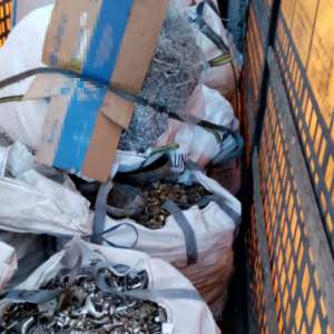 Peste 21 de tone de deșeuri amestecate, transportate ilegal, oprite la P.T.F. Turnu Măgurele