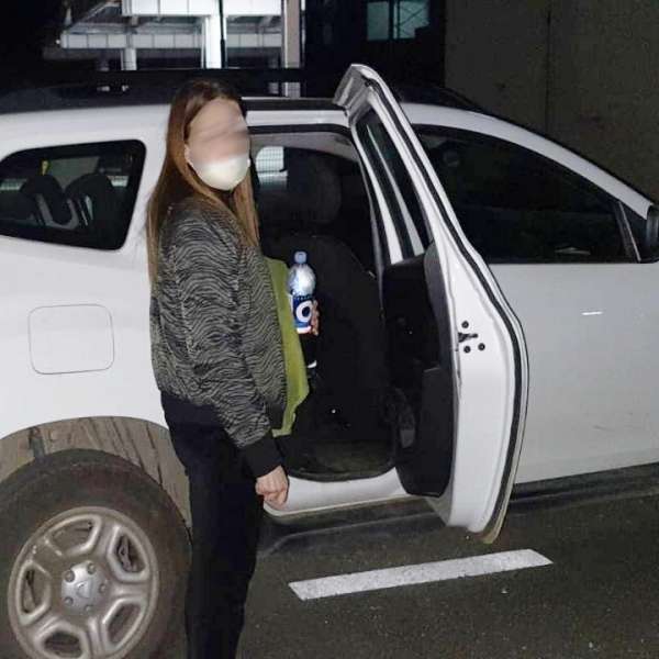 Urmărită pentru infracţiuni contra proprietății depistată în Punctul de Trecere a Frontierei Oancea