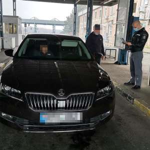 Adeverință de vaccinare împotriva Covid-19 falsă, descoperită la controlul de frontieră