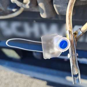 Șase afgani, ascunşi într-un TIR încărcat cu jucării de pluş