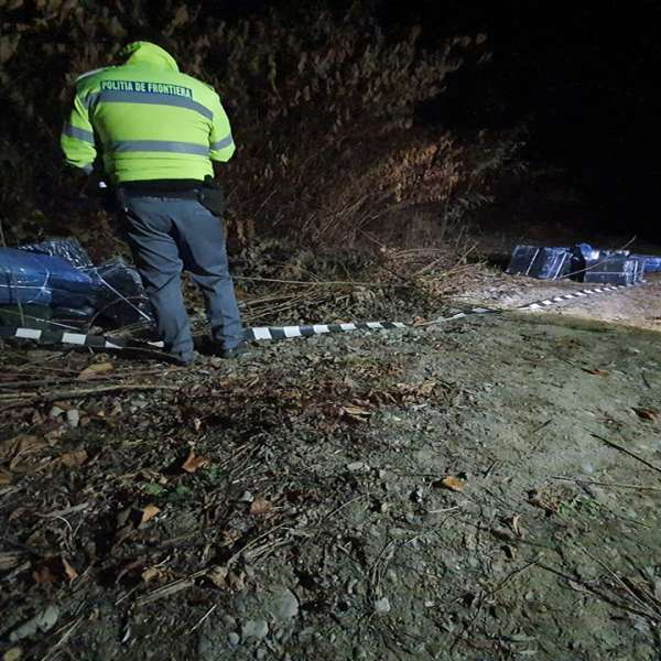 Focuri de armă pentru reținerea unor contrabandiști și 21.000 pachete țigări confiscate la graniţa cu Ucraina
