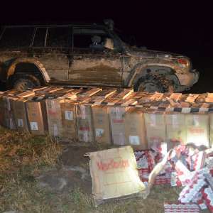Peste 18.000 de pachete cu țigări de contrabandă, confiscate la frontiera cu Ucraina