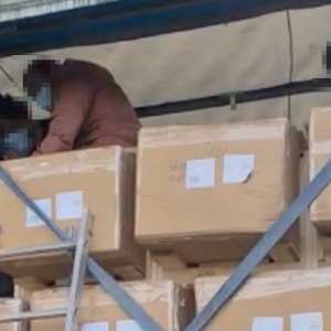 Patru afgani ascunși într-un automarfar, depistați la P.T.F. Borș II