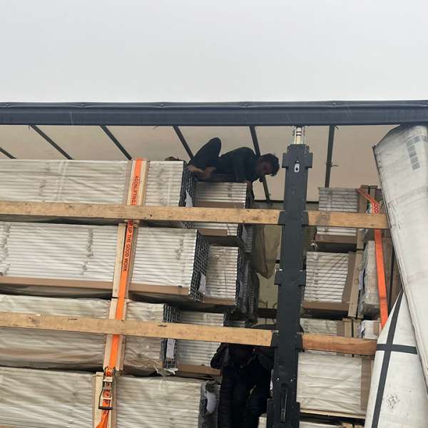 Zece cetăţeni străini depistați de polițiștii de frontieră arădeni