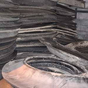 Automarfar încărcat cu 22 tone de deșeuri din Polonia, oprit la intrarea în România