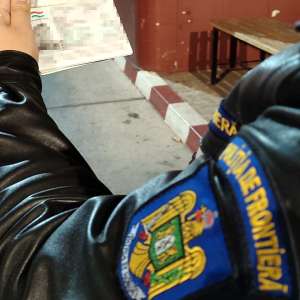 Vize false cumpărate cu 1.500 de dolari