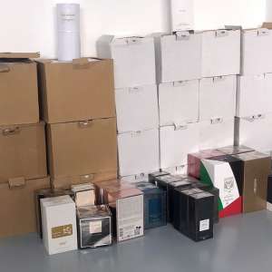 Aproximativ 1.100 de bunuri susceptibile a fi contrafăcute, descoperite în P.T.F. Giurgiu