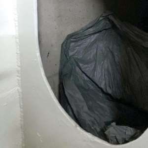 Țigări de proveniență duty free, nedeclarate, descoperite de polițiștii de frontieră în portul Constanța