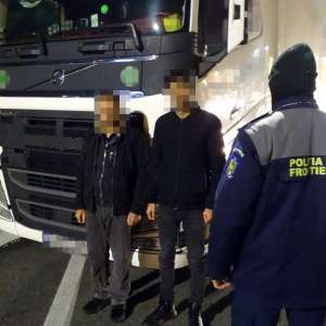 Doi cetățeni sirieni care intenționau să ajungă ilegal în Germania, depistați în proximitatea P.T.F. Calafat