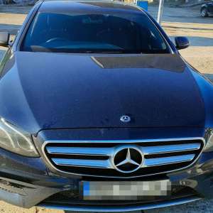 Autoturism furat din Marea Britanie, descoperit în Poienile de sub Munte