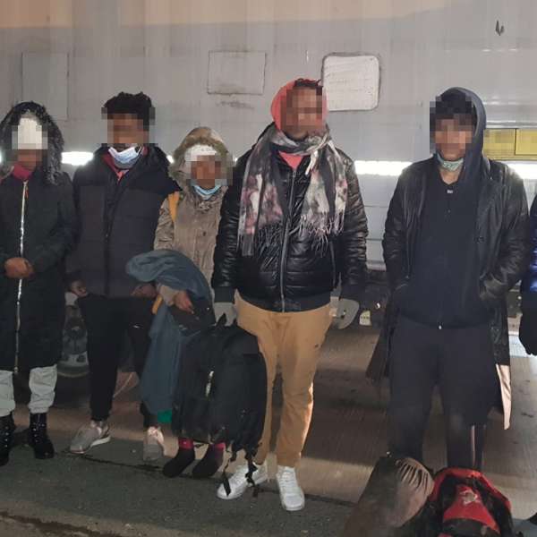 Douăzeci cetăţeni străini depistaţi la graniţa cu Ungaria de polițiștii de frontieră arădeni
