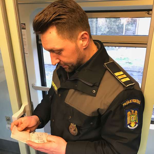 Cetățeni turci, cu identităţi bulgărești false, depistaţi la P.T.F. Curtici