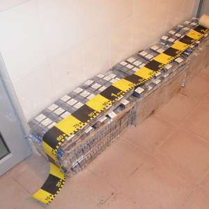 Peste 11.000 de pachete cu țigări de contrabandă, confiscate la frontiera cu Ucraina