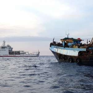 Sute de “suflete” salvate în Marea Mediterană, de poliţiștii de frontieră români