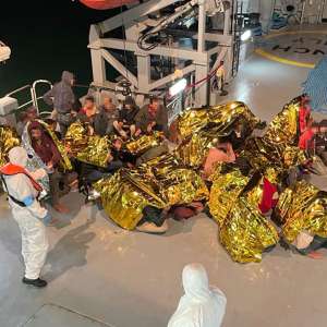 Sute de “suflete” salvate în Marea Mediterană, de poliţiștii de frontieră români