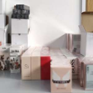 Sute de parfumuri, articole vestimentare și de marochinărie, susceptibile a fi contrafăcute, descoperite în P.T.F. Giurgiu