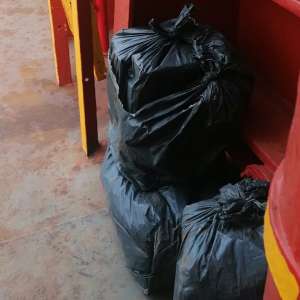 Țigări de proveniență duty free, nedeclarate, descoperite de polițiștii de frontieră în portul Constanța