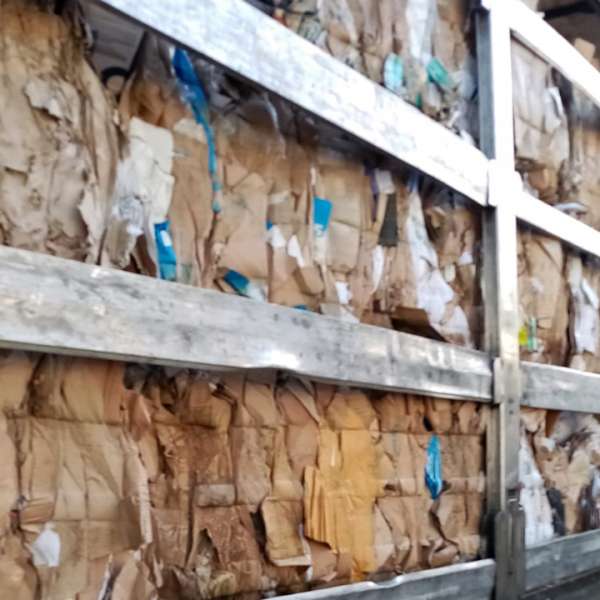 Deşeuri din hârtie oprite la P.T.F. Turnu Măgurele