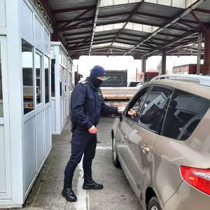 Permis de conducere fals descoperit la controlul de frontieră