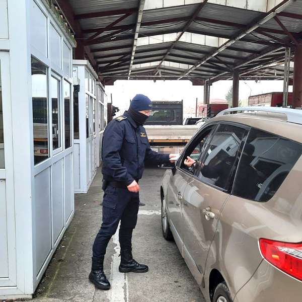 Permis de conducere fals descoperit la controlul de frontieră
