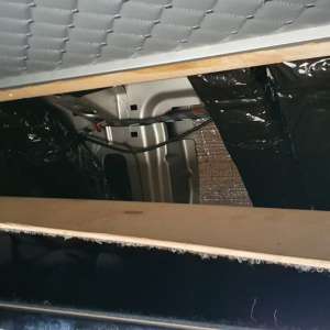 7.000 de capsule antivirale, ascunse în plafonul unui microbuz,  descoperite în P.T.F. Siret