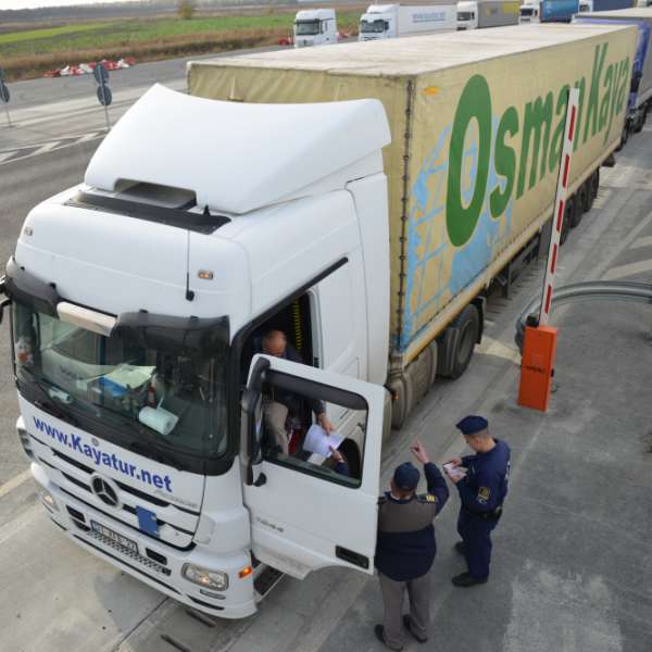  Trafic intens la P.T.F. Nădlac II