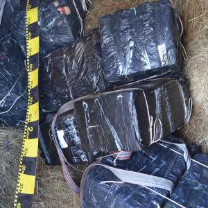 Țigări în valoare de peste 300.000 de lei confiscate de polițiștii de frontieră