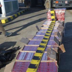 Țigări în valoare de peste 300.000 de lei confiscate de polițiștii de frontieră